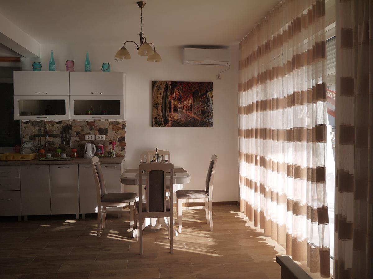 Crystalsky Apartment Dobra Voda Exterior foto